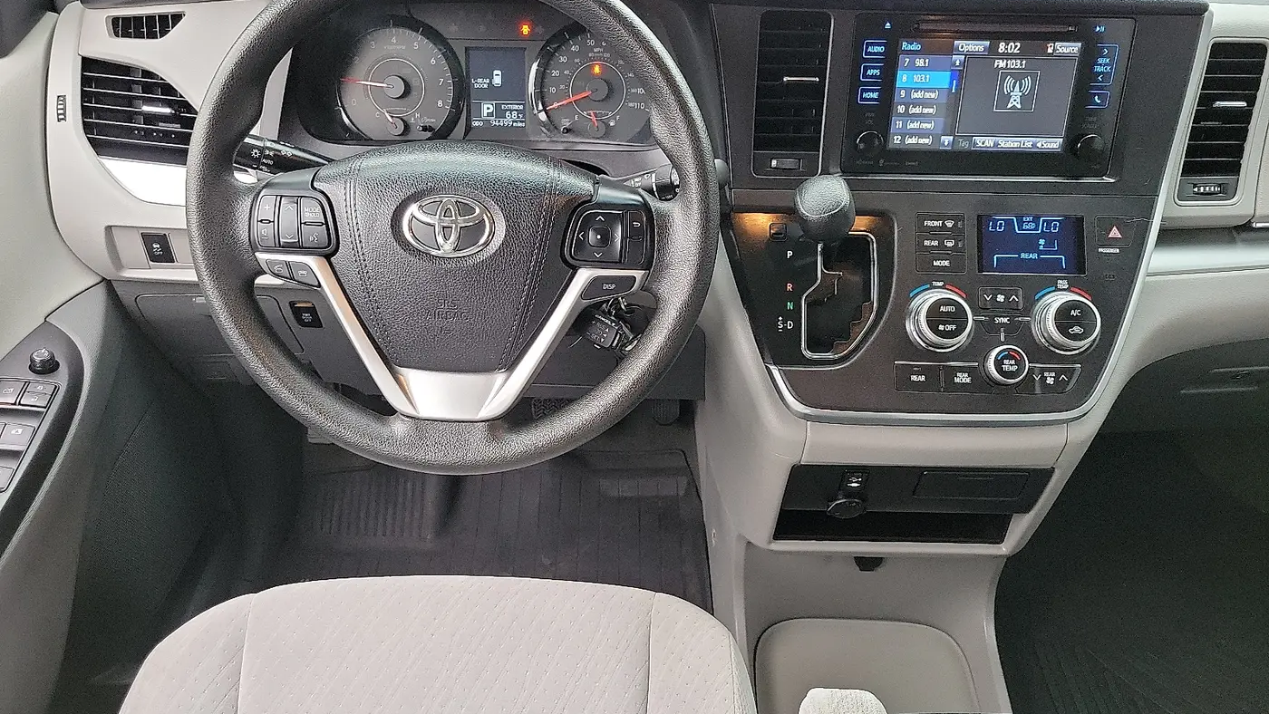 2017 Toyota Sienna LE 8-Passenger