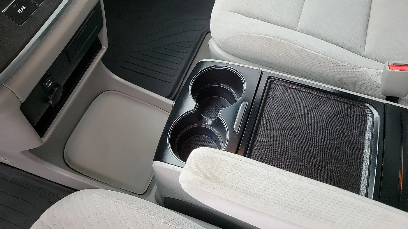 2017 Toyota Sienna LE 8-Passenger