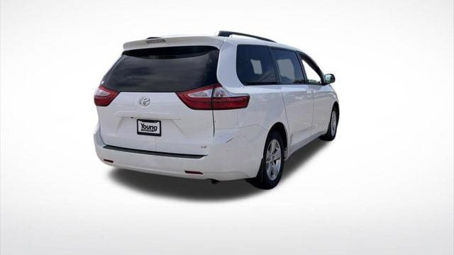 2017 Toyota Sienna LE 7-Passenger Auto Access Seat