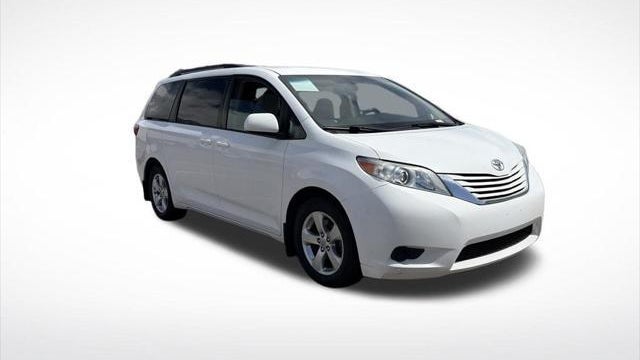 2017 Toyota Sienna LE 7-Passenger Auto Access Seat