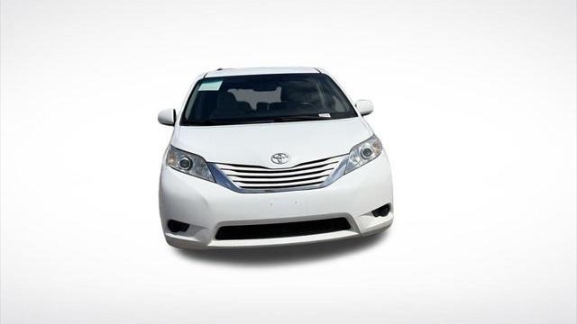 2017 Toyota Sienna LE 7-Passenger Auto Access Seat
