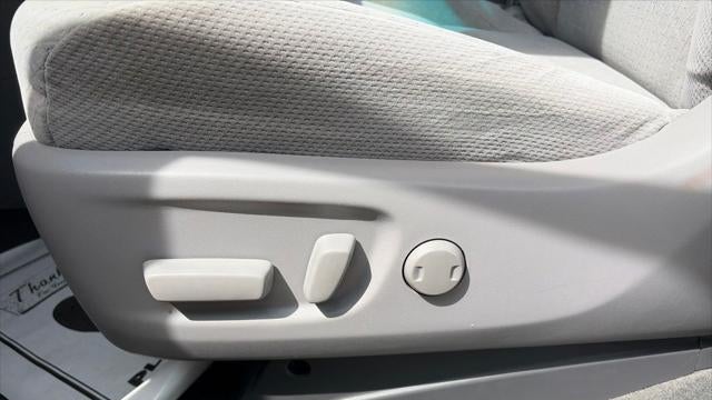 2017 Toyota Sienna LE 7-Passenger Auto Access Seat