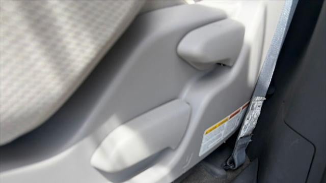 2017 Toyota Sienna LE 7-Passenger Auto Access Seat