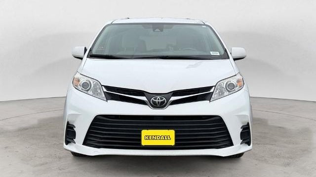 2018 Toyota Sienna LE 7-Passenger Auto Access Seat