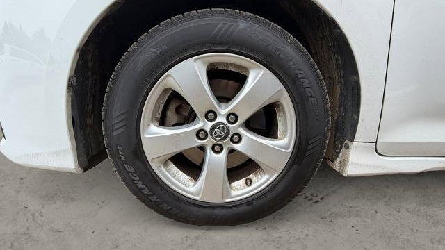 2018 Toyota Sienna LE 7-Passenger Auto Access Seat