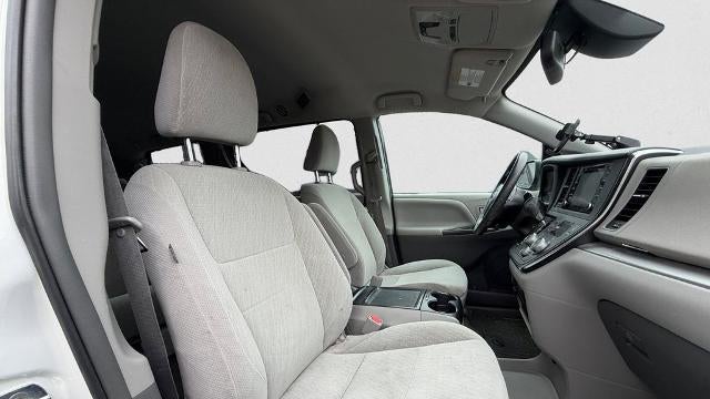 2018 Toyota Sienna LE 7-Passenger Auto Access Seat