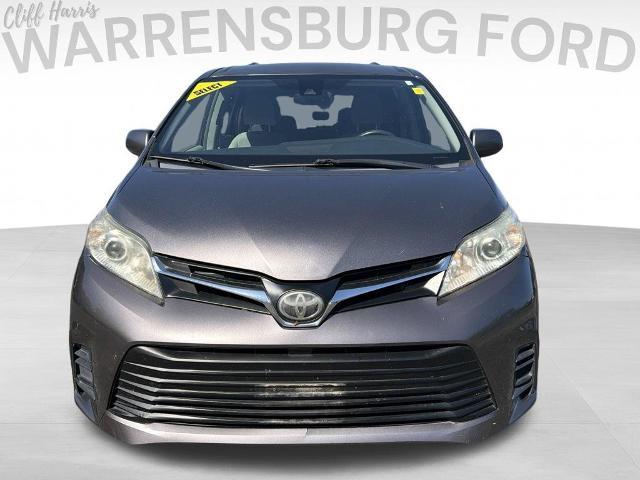 2019 Toyota Sienna - $22,398