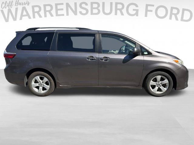 2019 Toyota Sienna - $22,398