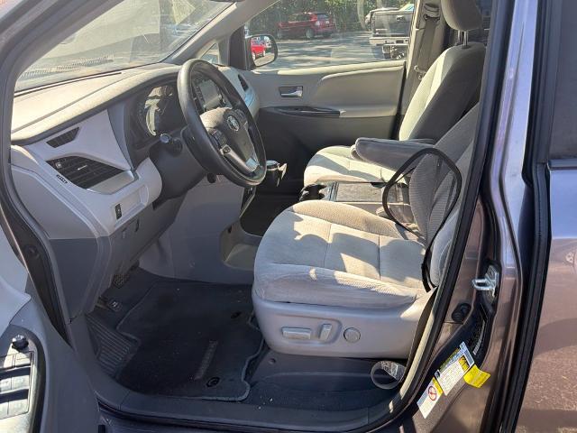 2019 Toyota Sienna - $22,398