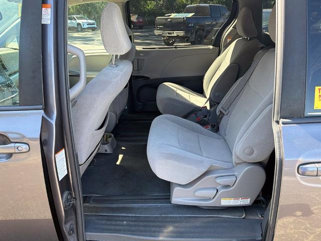 2019 Toyota Sienna - $22,398