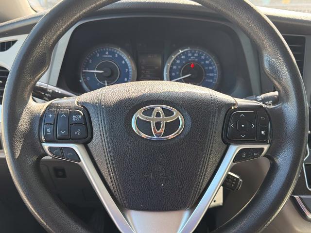 2019 Toyota Sienna - $22,398