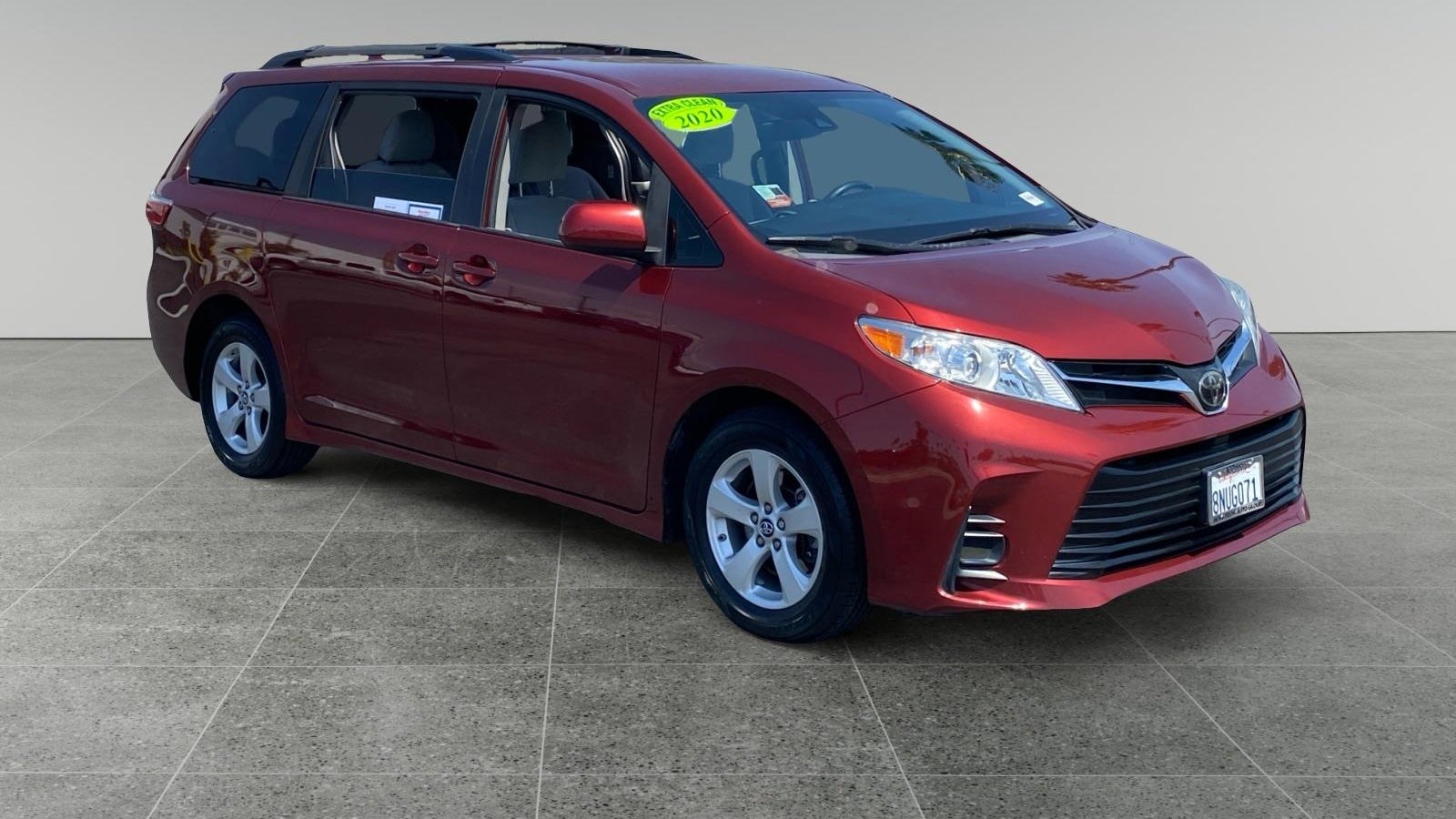 2020 Toyota Sienna LE 7-Passenger Auto Access Seat