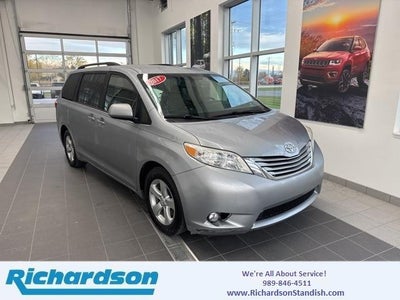 2017 Toyota Sienna LE 7-Passenger Auto Access Seat 4DR Mini-Van