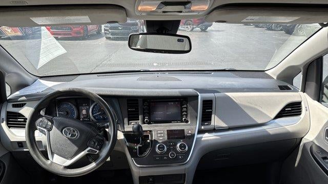 2019 Toyota Sienna LE 7-Passenger Auto Access Seat