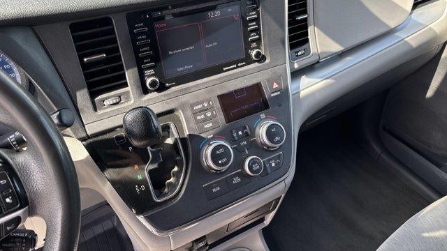 2019 Toyota Sienna LE 7-Passenger Auto Access Seat