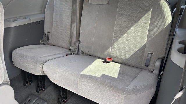 2019 Toyota Sienna LE 7-Passenger Auto Access Seat