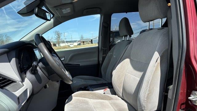 2019 Toyota Sienna LE 7-Passenger Auto Access Seat
