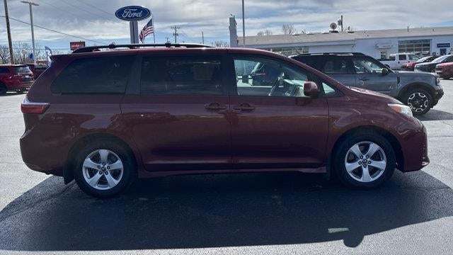 2019 Toyota Sienna LE 7-Passenger Auto Access Seat
