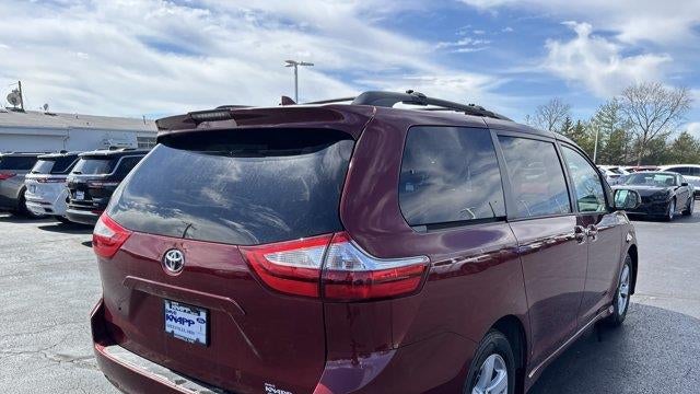 2019 Toyota Sienna LE 7-Passenger Auto Access Seat