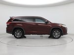 2017 Highlander Thumbnail 7