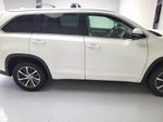 2017 Highlander Thumbnail 4