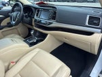 2017 Highlander Thumbnail 16