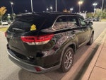 2019 Highlander Thumbnail 5