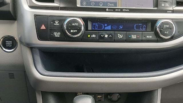2019 Toyota Highlander SE