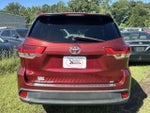 2017 Highlander Thumbnail 13