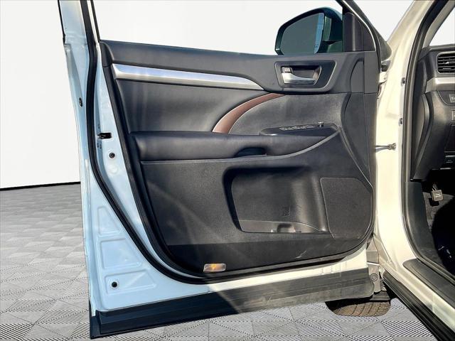 2019 Toyota Highlander - $29,822