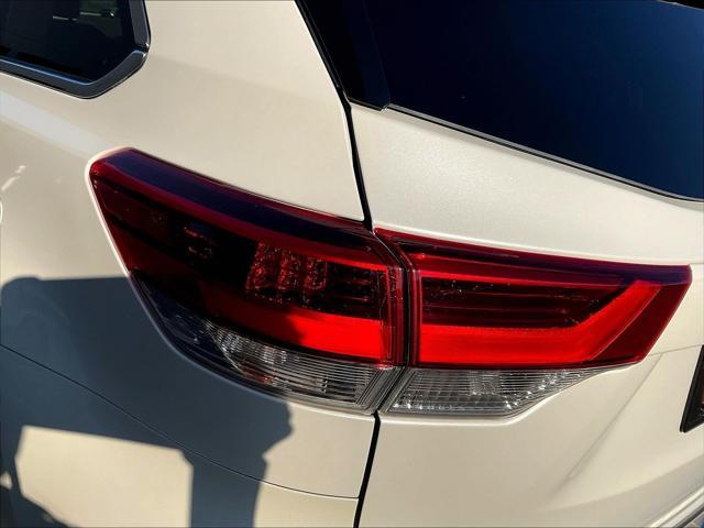 2019 Toyota Highlander - $29,822