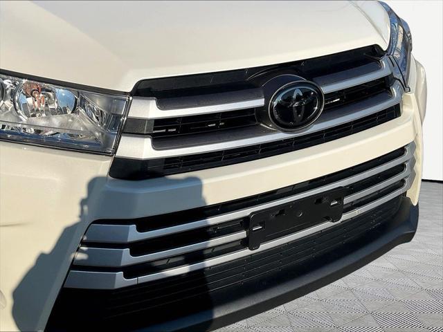 2019 Toyota Highlander - $29,822