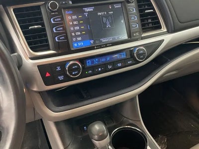 2019 Toyota Highlander SE 4DR SUV