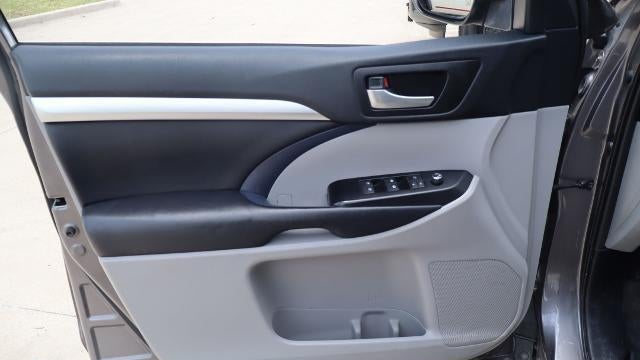 2019 Toyota Highlander SE