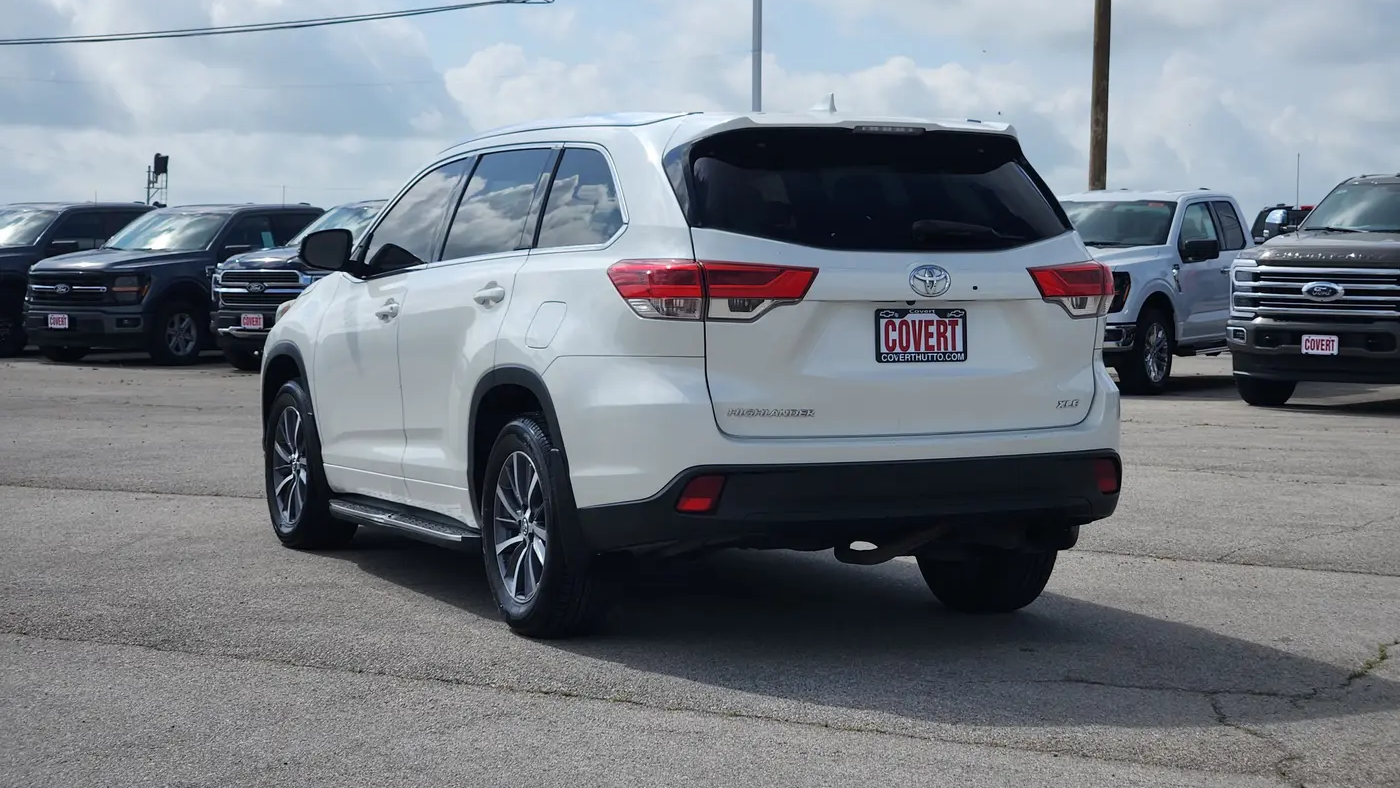 2017 Toyota Highlander SE