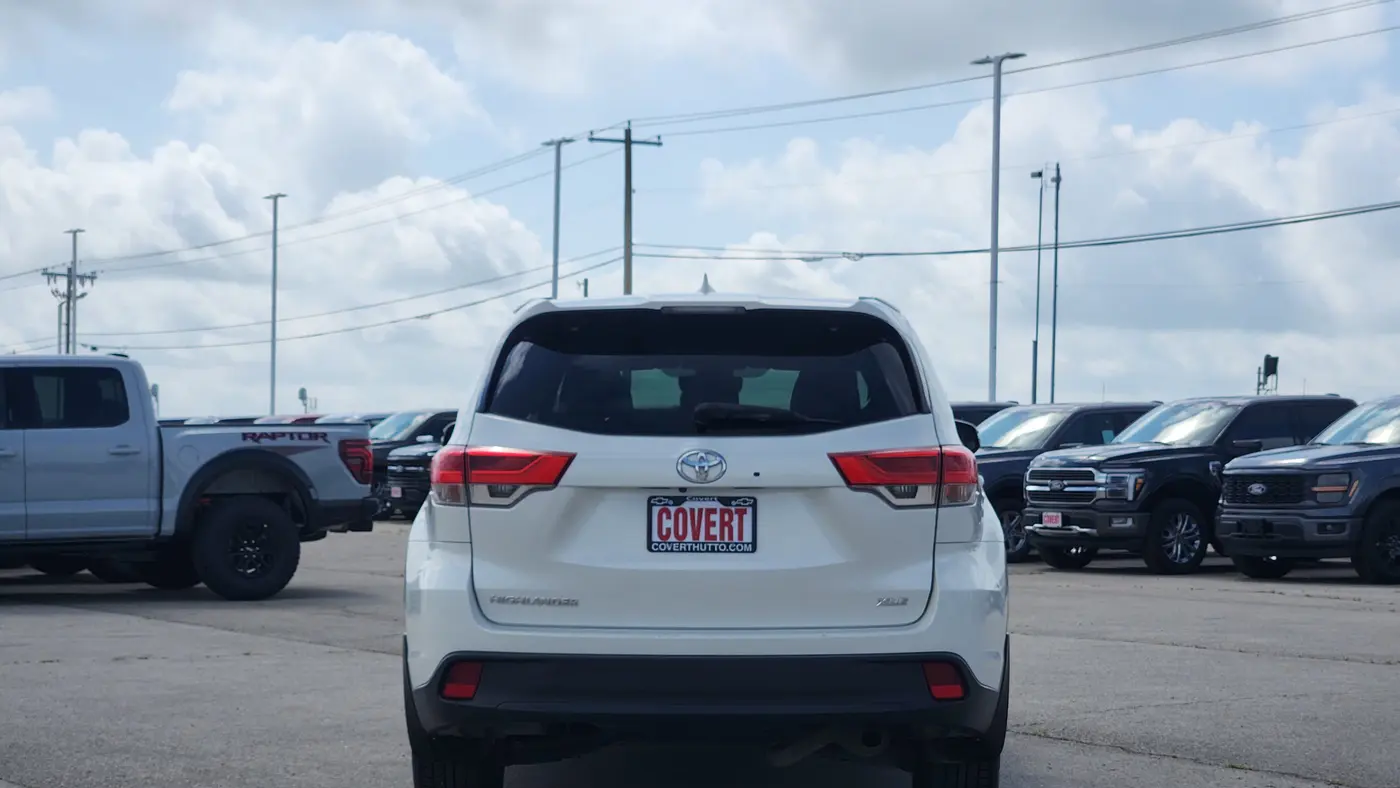 2017 Toyota Highlander SE