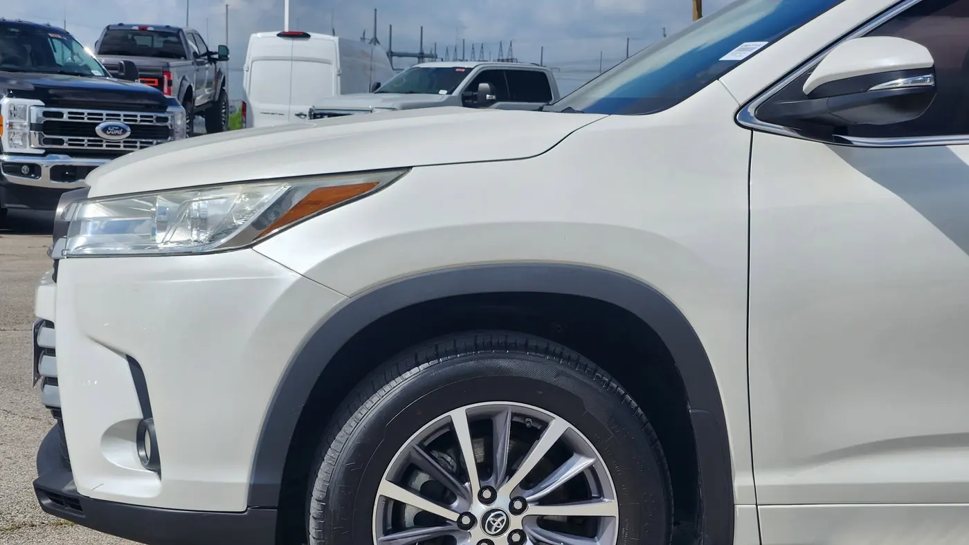 2017 Toyota Highlander SE