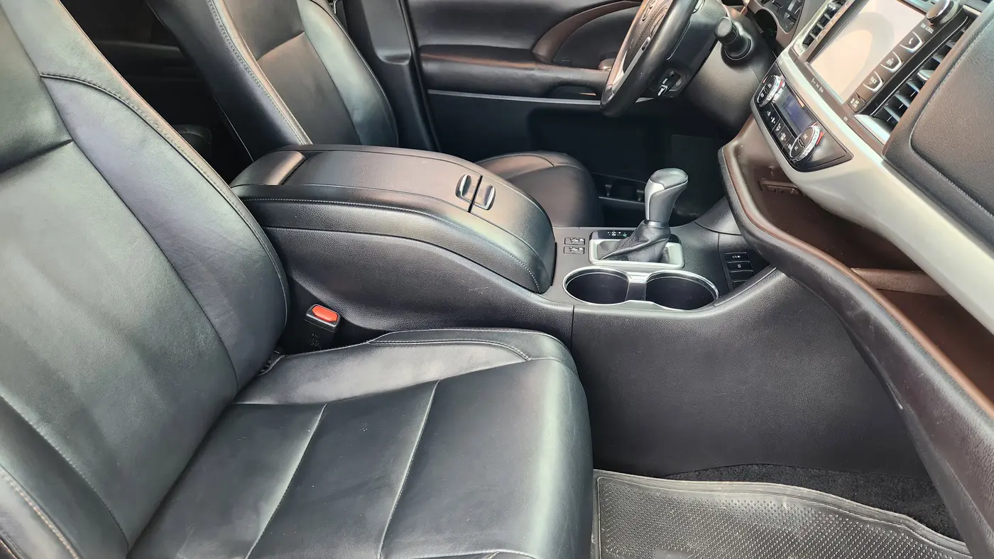 2017 Toyota Highlander SE