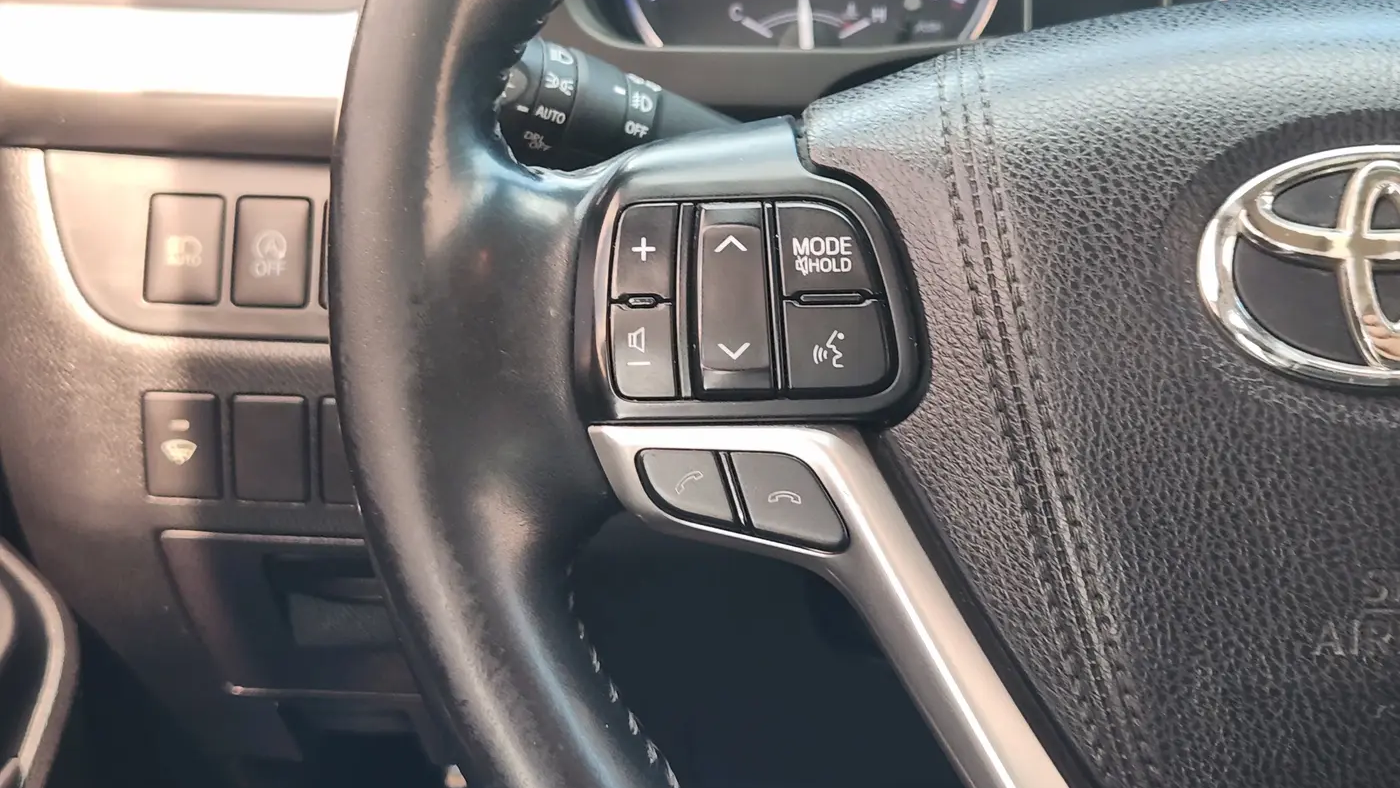 2017 Toyota Highlander SE