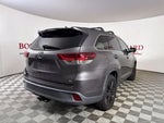 2019 Highlander Thumbnail 12