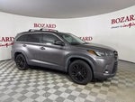 2019 Highlander Thumbnail 16