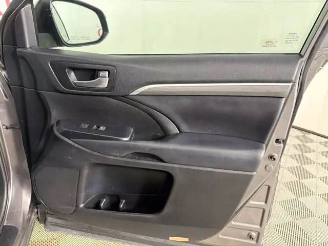 2019 Toyota Highlander - $17,000