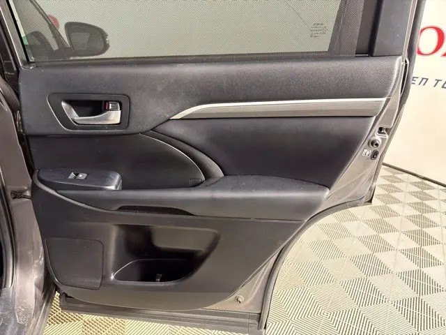 2019 Toyota Highlander - $17,000
