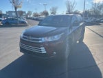 2019 Highlander Thumbnail 3