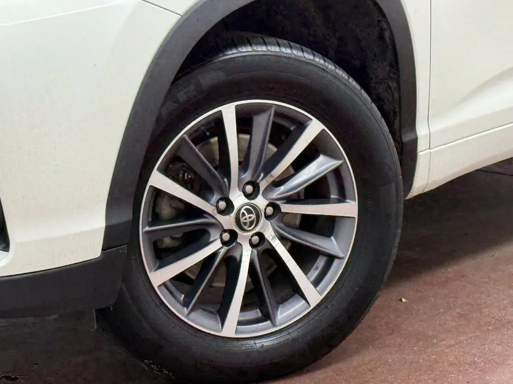 2018 Toyota Highlander - $12,975