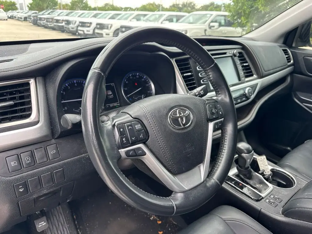 2019 Toyota Highlander - $17,781