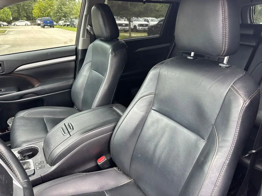 2019 Toyota Highlander - $17,781