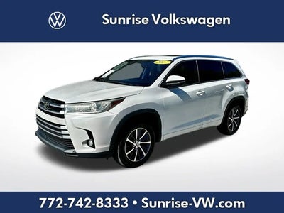 Photo of a 2017 Toyota Highlander XLE 4DR SUV for sale