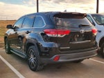 2017 Highlander Thumbnail 2