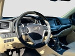 2017 Highlander Thumbnail 10